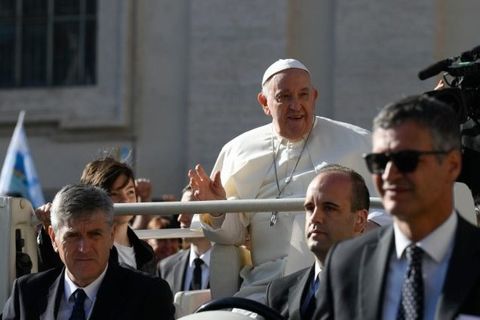 Папа Франциск: поміркованість веде до щастя, бо допомагає цінувати найбільш вартісне