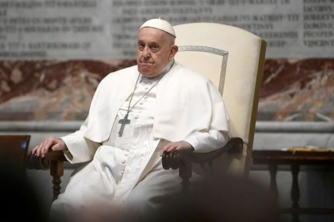 Папу Франциска запросили на червневий саміт миру у Швейцарії