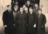 Отець Володимир Маланчук стоїть у третьому ряді, крайній зліва.