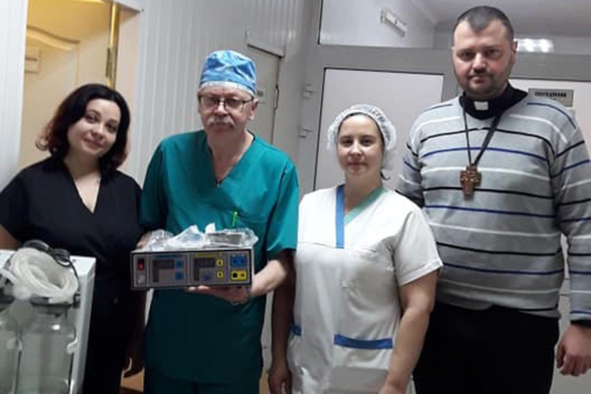Глава УГКЦ Блаженніший Святослав передав медичне обладнання в Ірпінський госпіталь ЗСУ
