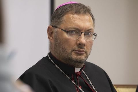 Апостольський Нунцій в Україні: Вибір Папи Римського стосується цілого світу, не тільки Церкви