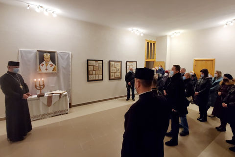 У Тернополі відбулася виставка живописних робіт владики Михаїла Сабриги