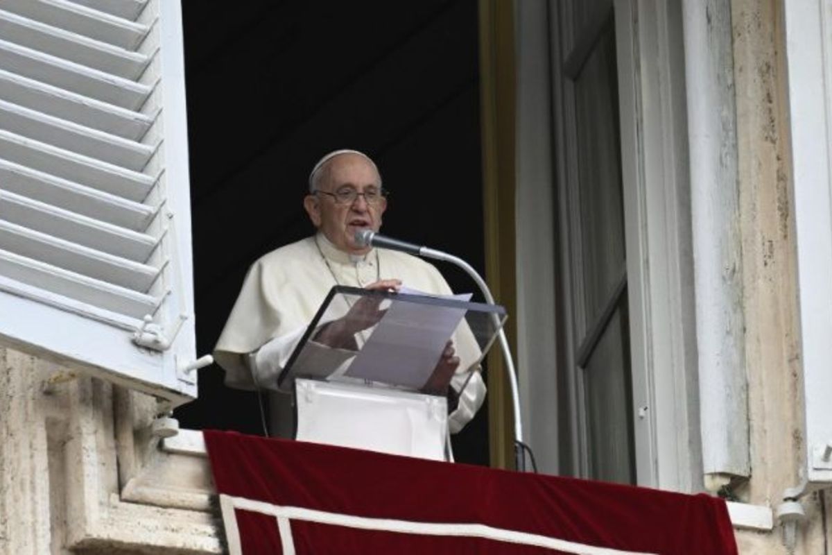 Папа: у період відпусток не занедбуймо молитву за мир, особливо, для України