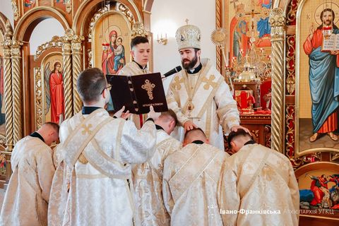 Владика Микола Семенишин уділив дияконські свячення шістьом випускникам духовної семінарії