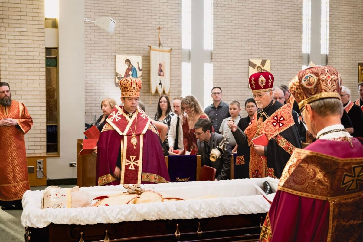 У Вінніпезі розпочалися похоронні богослужіння за владикою Петром Стасюком