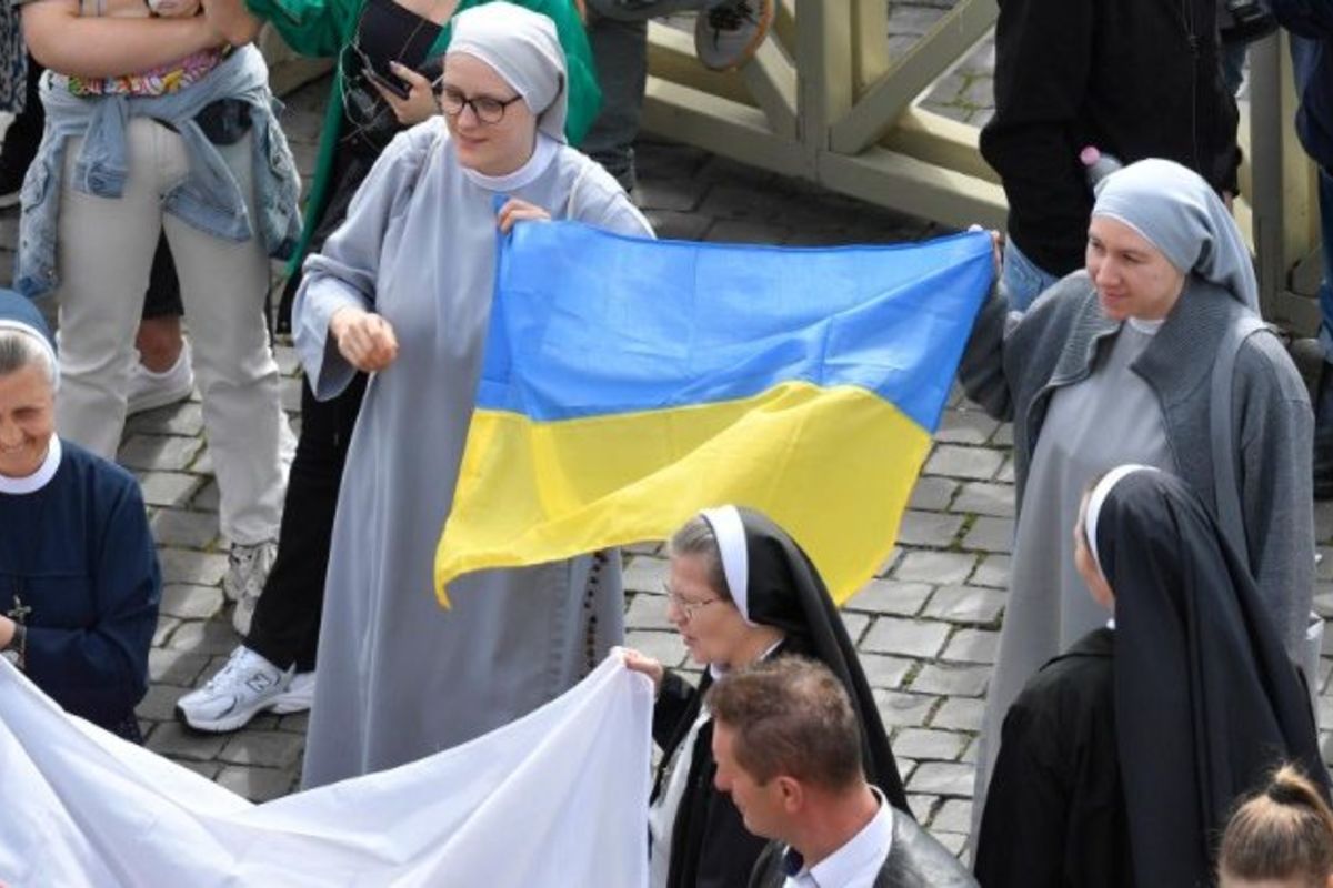 Папа закликає усіх католиків світу продовжувати молитися за багатостраждальний український народ