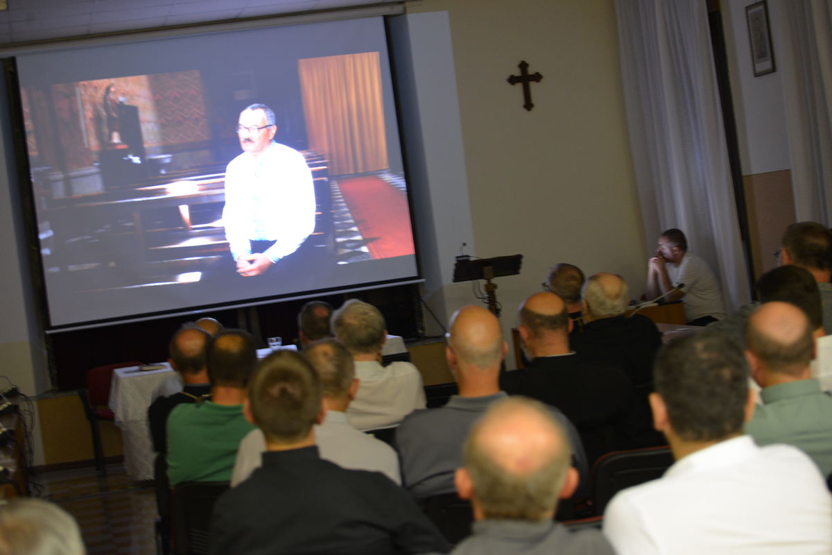 Владикам Синоду Єпископів УГКЦ презентували документальний фільм про українську еміграцію в Італії