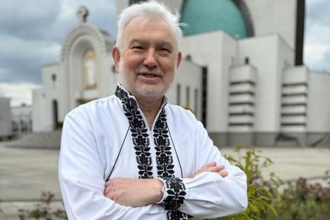 Єпископ Йосиф Мілян привітав українців з Днем вишиванки