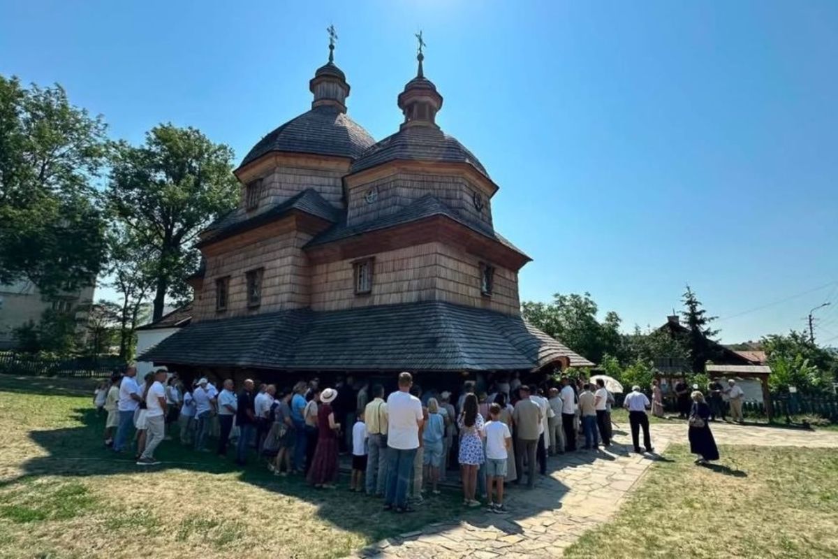 У Жовкві відновили давній храм УГКЦ: єпископ закликав повернути святиню громаді для богослужінь