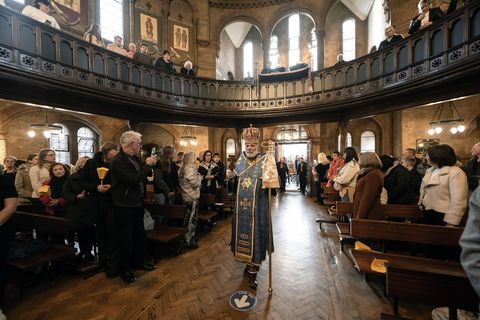 На парафії УГКЦ в Лондоні виставили мощі св. Бернадетти Субіру