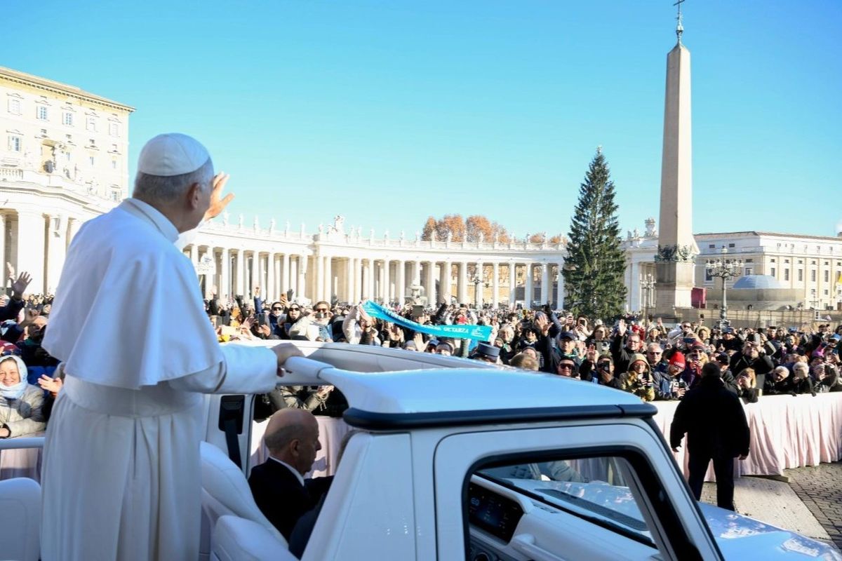 Папа: очікування смерті з надією воскресіння вберігає від страху зникнути назавжди