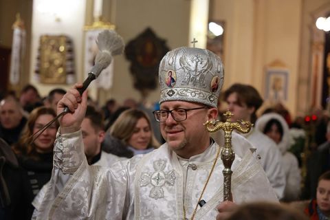 «Ми занурені не лише у воду, а у смерть і воскресіння Христа», — єпископ Володимир Груца у свято Богоявлення