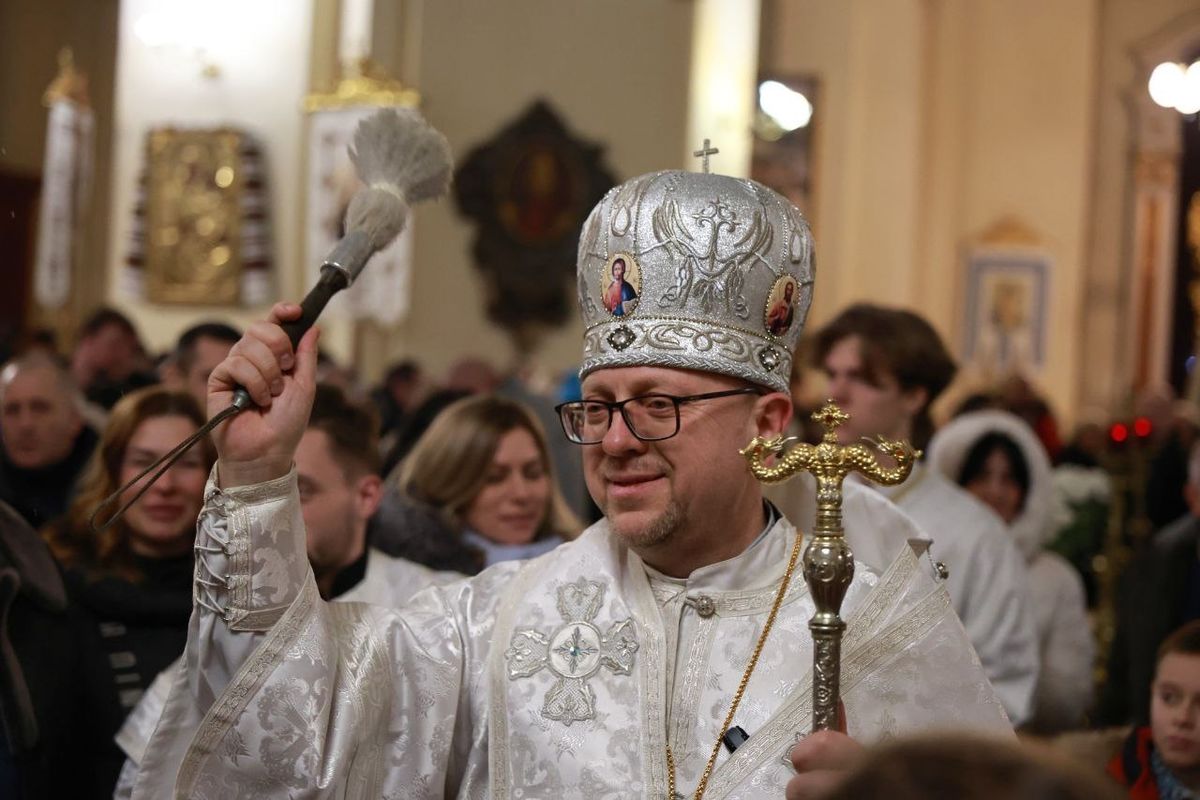 «Ми занурені не лише у воду, а у смерть і воскресіння Христа», — єпископ Володимир Груца у свято Богоявлення