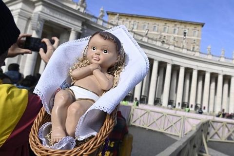 Папа: готуючись до Різдва, плекаймо побожність, яка проявляється через любов