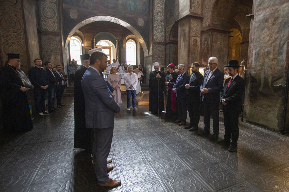 У День української державності релігійні лідери помолилися за Україну в Софії Київській