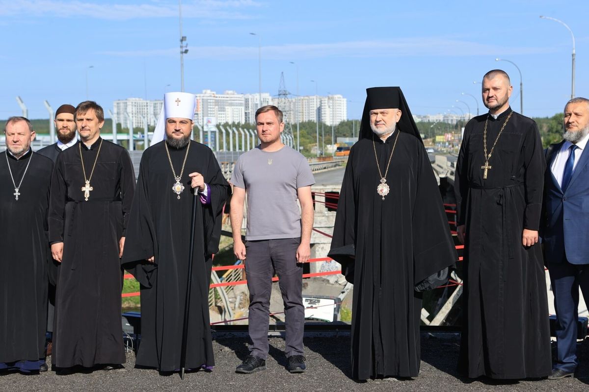 Владика Йосиф Мілян взяв участь у відкритті Меморіального комплексу над зруйнованим Романівським мостом в Ірпені