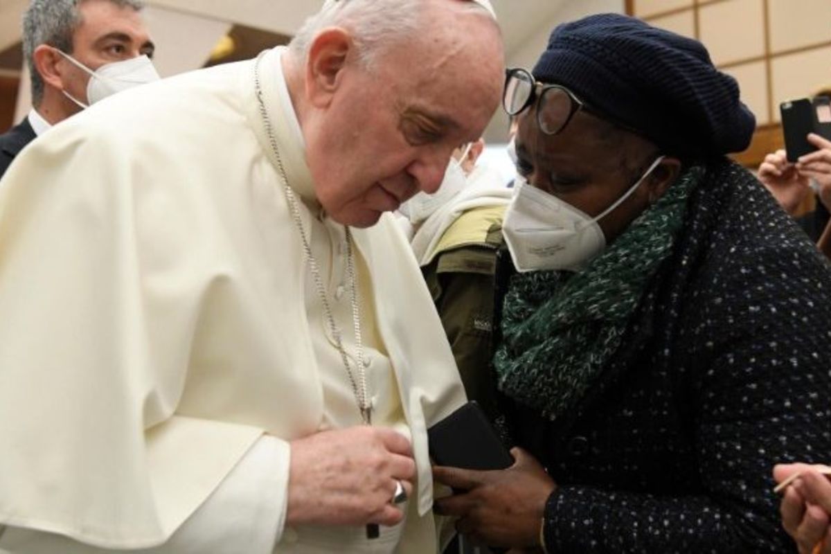 «Слухати вухами серця». Папа на 56-й Всесвітній день суспільних комунікацій