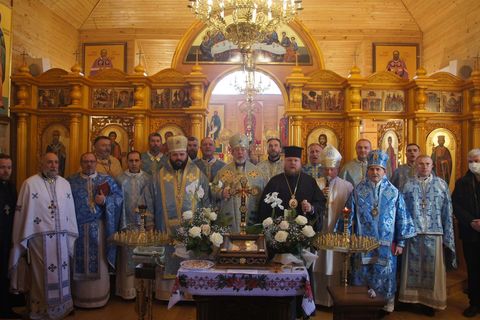 У Донецькому екзархаті відзначили 20-ту річницю архиєрейської хіротонії владики Степана Менька