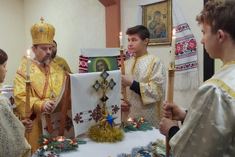 Владика Теодор Мартинюк очолив різдвяні богослужіння на Луганщині