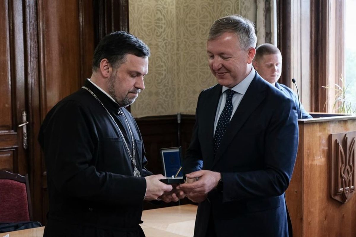 Владика Йосафат Мощич отримав почесну відзнаку «Вдячна Буковина»