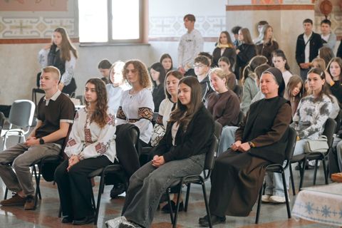 «Покликані Богом»: 350 юнаків і юначок зібралися на Форум молоді Коломийської єпархії УГКЦ