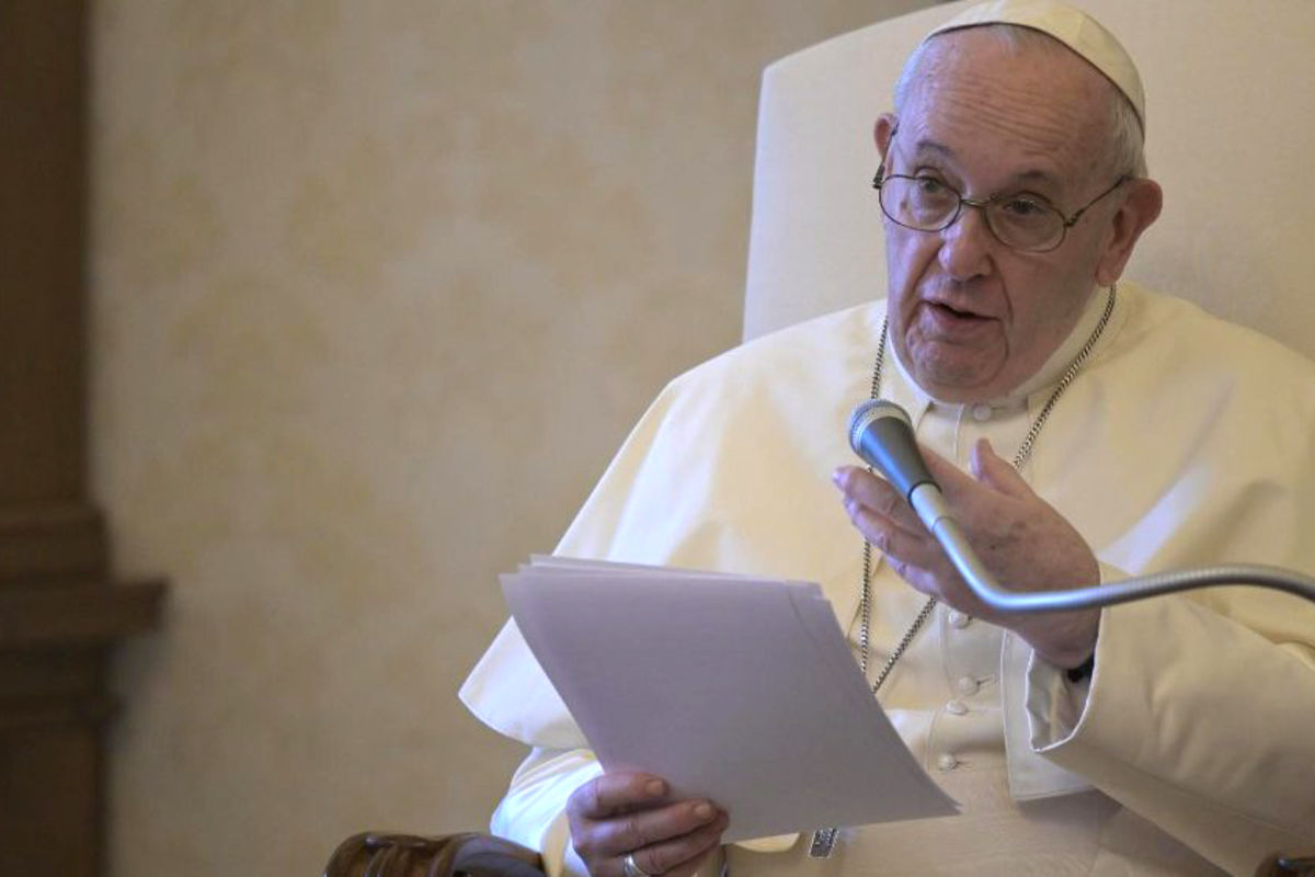 Папа Франциск: Віра вимагає активно протидіяти байдужості до атак на людську гідність