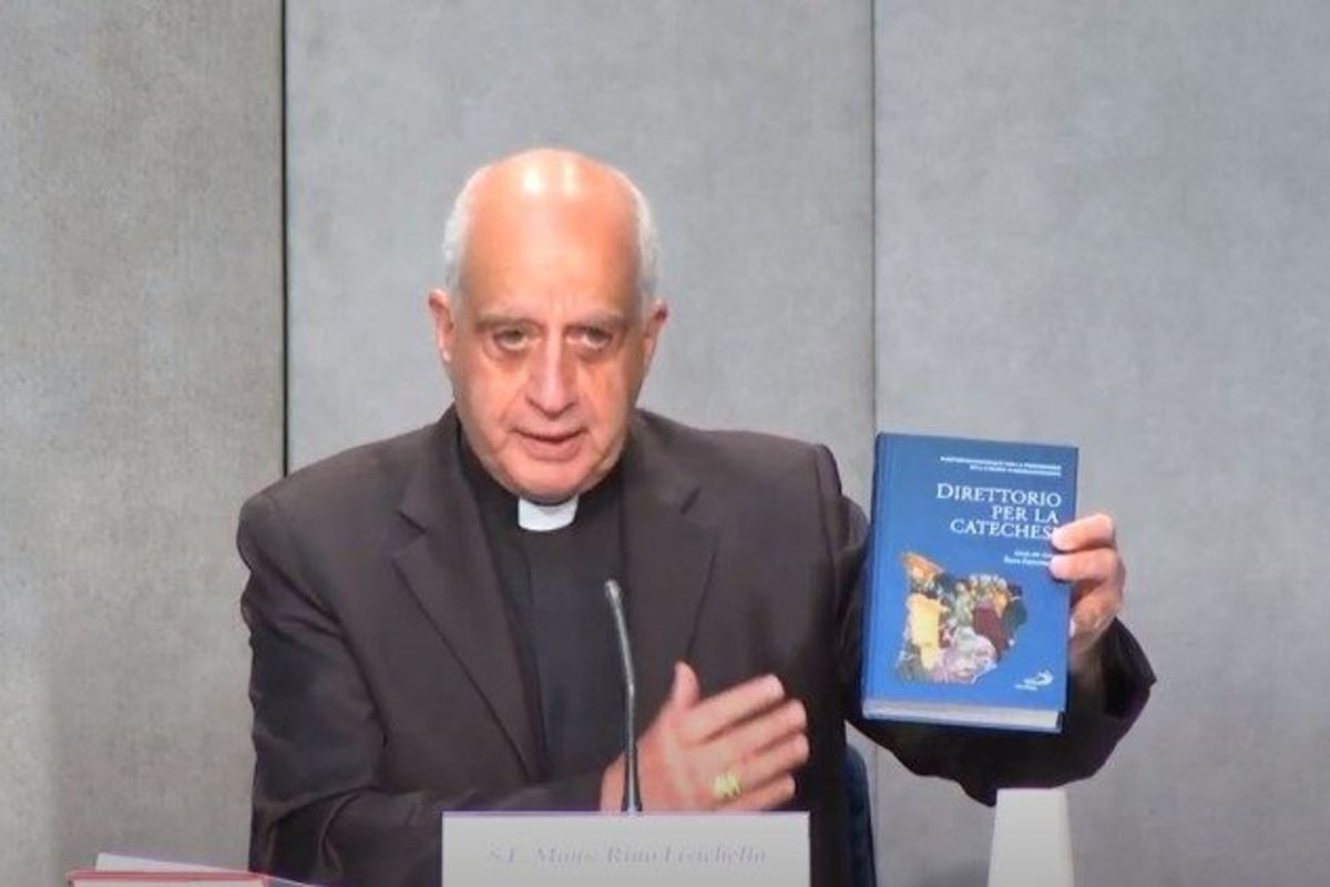 У Ватикані представлено новий «Катехитичний довідник»