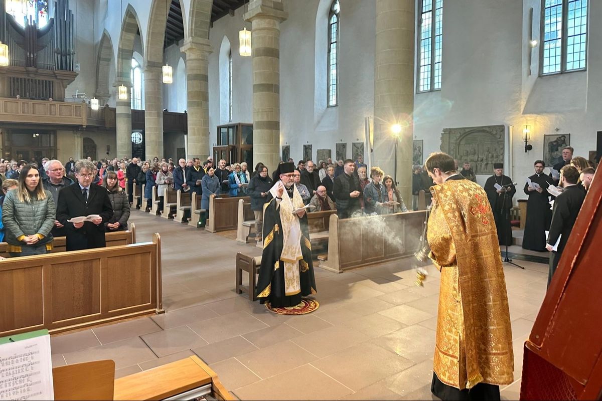 Єпископ Богдан Дзюрах висловив вдячність благодійникам з «Реновабіс» за підтримку України