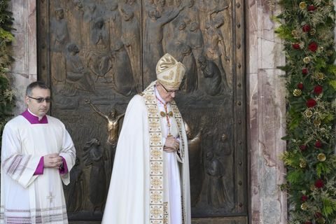 «Бог ніколи не закриває двері перед людиною»: у базиліці Святого Павла за мурами завершили Ювілей надії