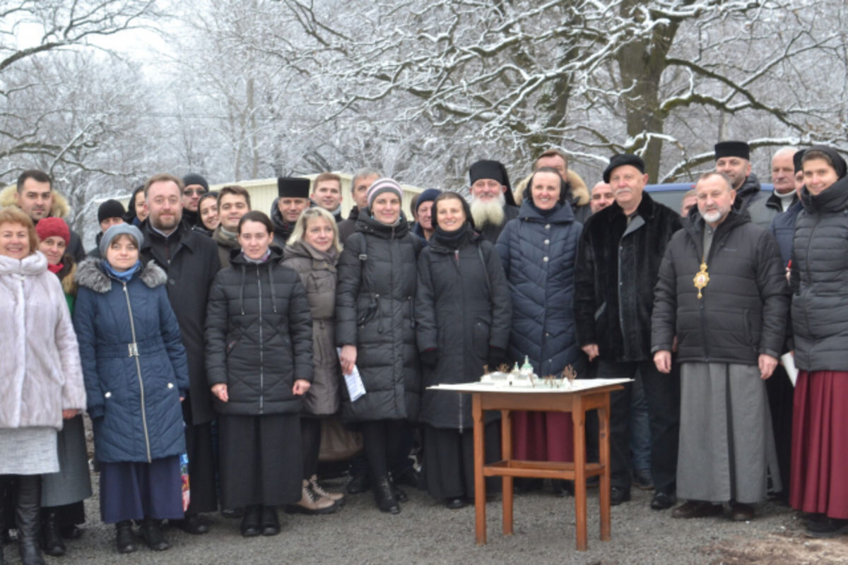 У Бірках освятили наріжний камінь монастиря Контемплятивних Сестер Редемптористок