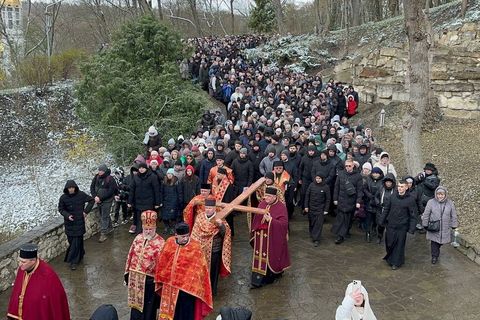 «За Україну, мир, справедливість»: У Зарваниці відбулася Хресна дорога