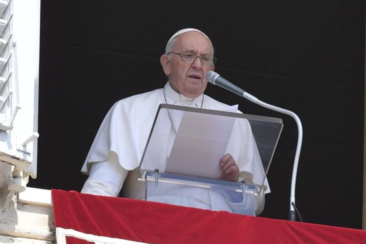 Папа: Ісус є мірилом нашого життя, вузькими дверима до спасіння