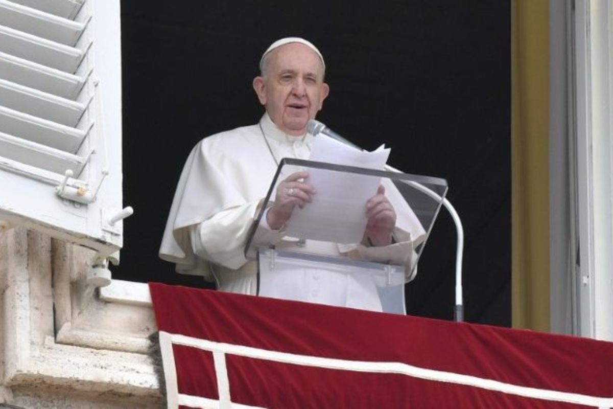 Папа Франциск: Вчитися шукати та знаходити Бога в усіх речах
