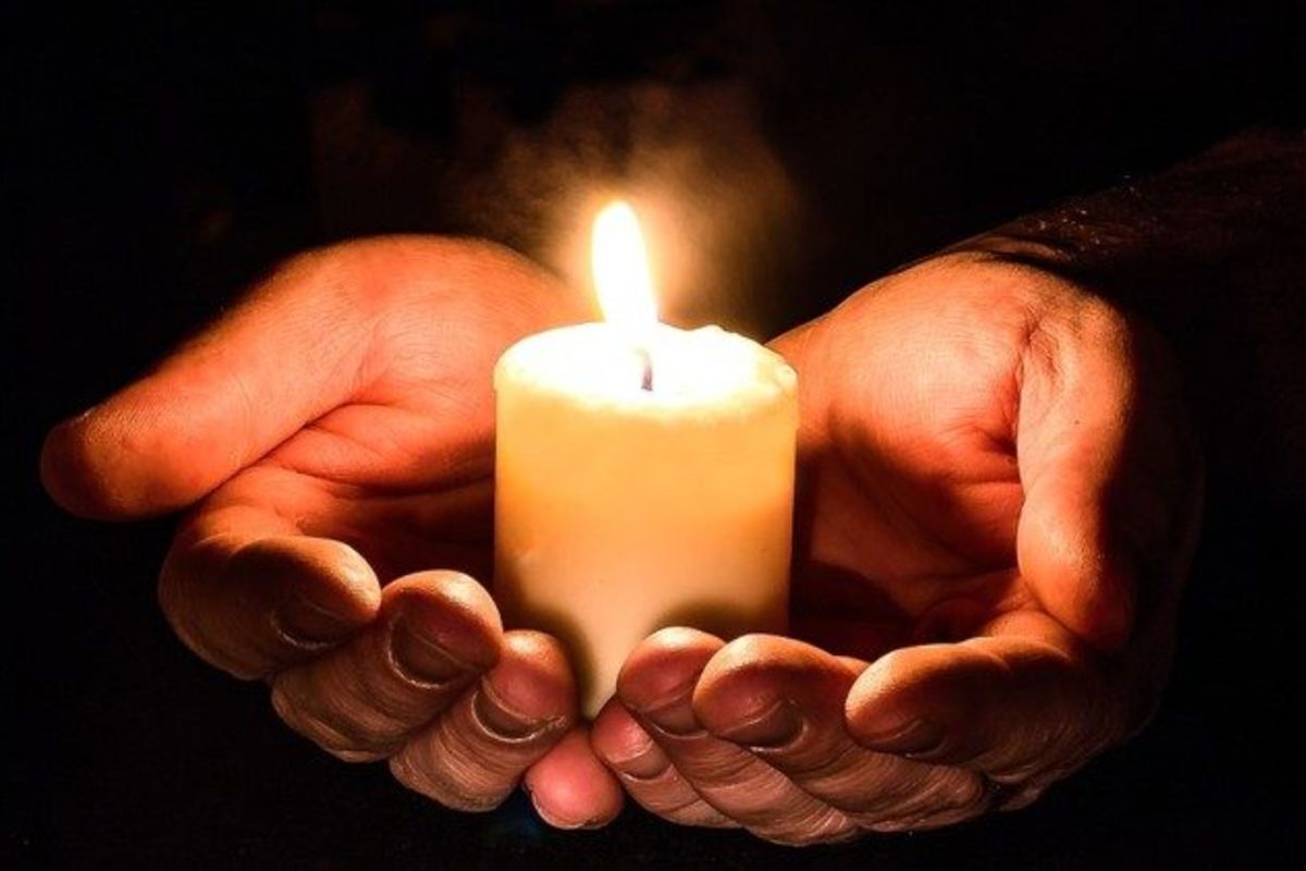 «Запали свічку біля вікна на Великдень»: Єпископи Європи закликають вірних розмістити знак надії