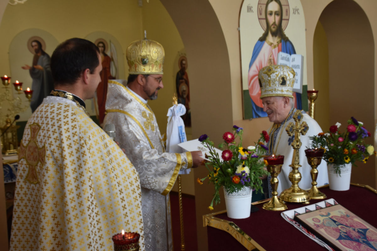 Блаженніший Святослав нагородив Патріаршою грамотою отця-мітрата Романа Мірчука