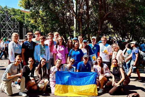 Українська молодь в Іспанії долучилася до молитви з Папою Левом XIV