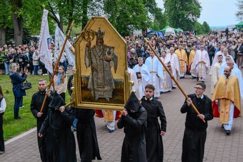 Тисячі паломників взяли участь у прощі до Крехівського монастиря