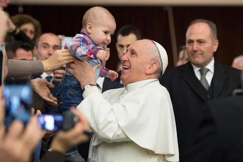 «Замість дітей у колясках — песики»: Папа закликав задуматись над сенсом життя