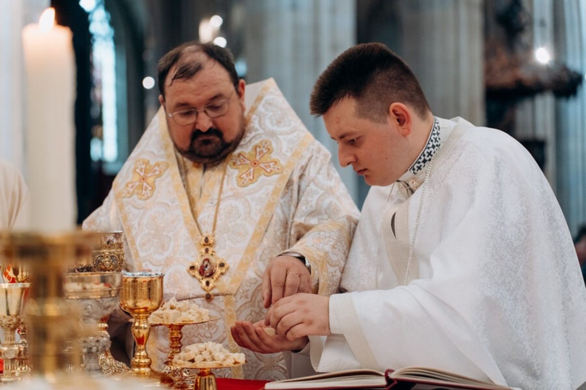 У бельгійському Антверпені відбулося священниче рукоположення диякона з Коломийської єпархії