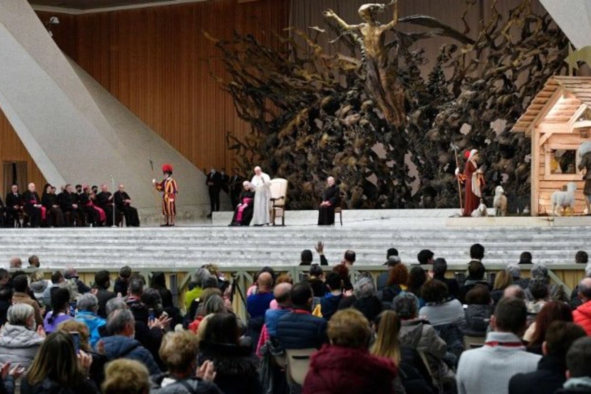 Папа закликав до переживання справжнього Різдва, а не «комерційного»