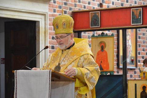 Владика Володимир Ющак закликав батьків і дітей до піклування про релігійне виховання