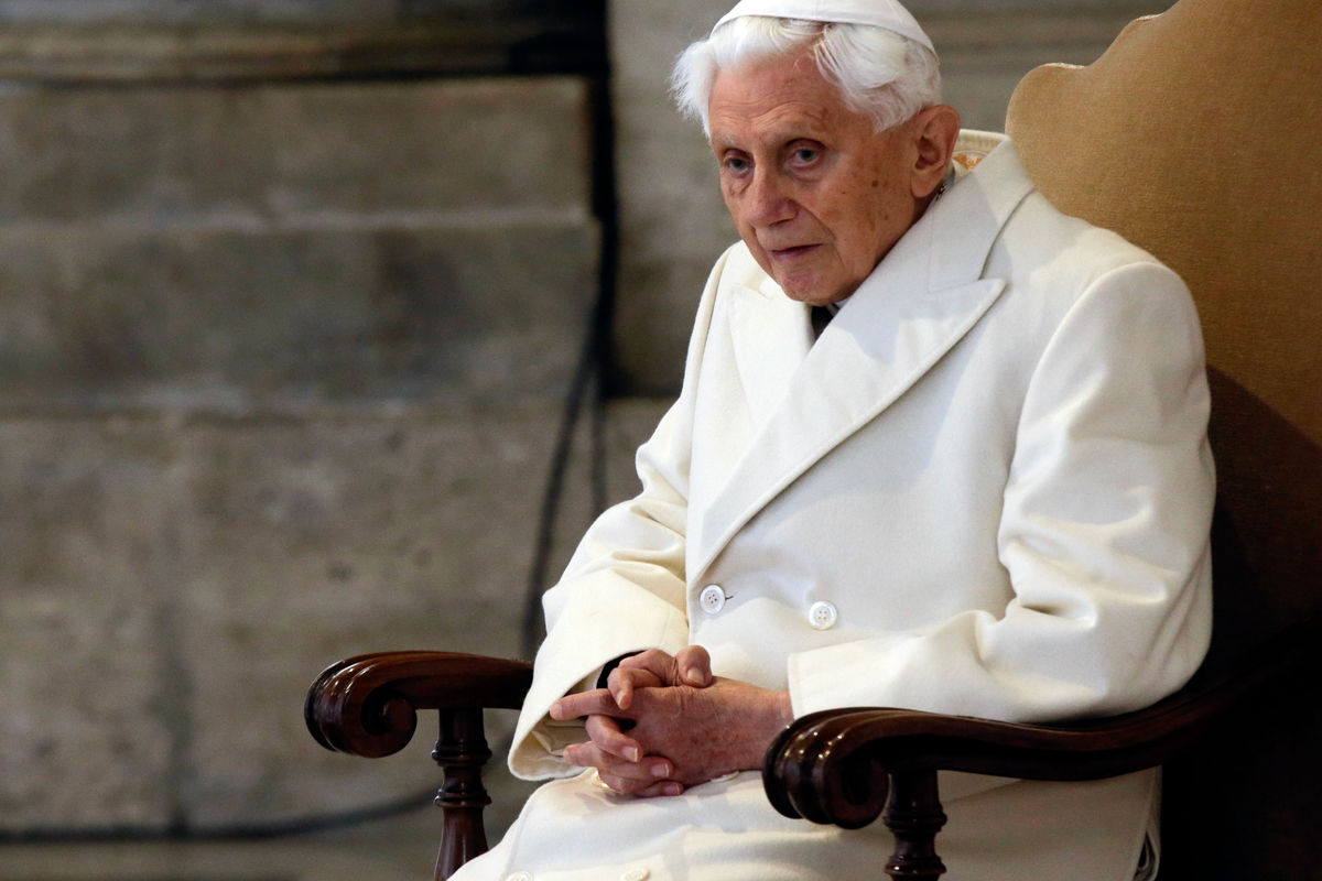 Папа-емерит Бенедикт XVI захворів і потребує нашої молитви