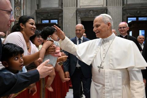 Лев XIV: Євхаристія та Літургія годин є диханням життя Церкви