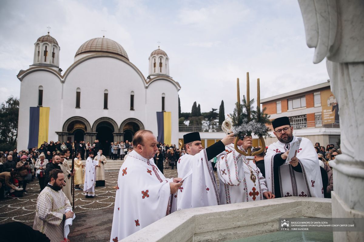 «У Таїнстві хрещення людина отримує образ і подобу Божу», — владика Діонісій Ляхович у Патріаршій прокатедрі Святої Софії на Богоявлення