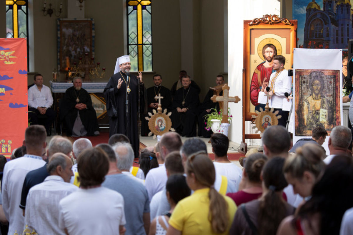 «Живий Христос ― поруч»: Блаженніший Святослав до молоді про джерело сили і стійкості у період війни