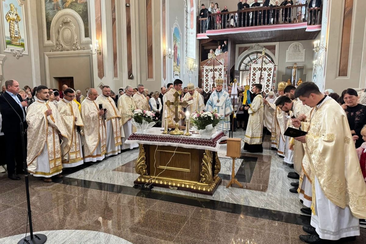 У Бродах на Львівщині відзначили 30-ліття храму та відновлення святині після пожежі