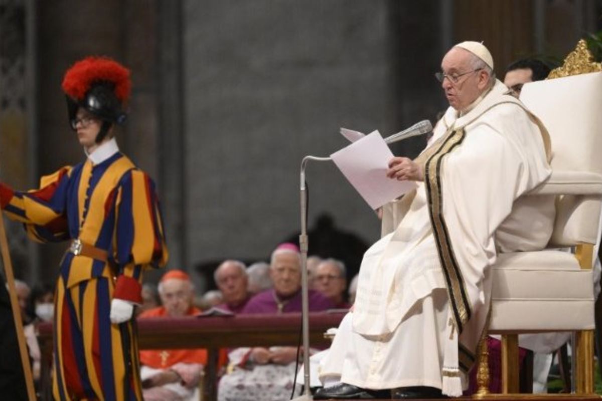Папа Франциск: Собор вчить не замикатися в огорожах, а перебувати між людьми