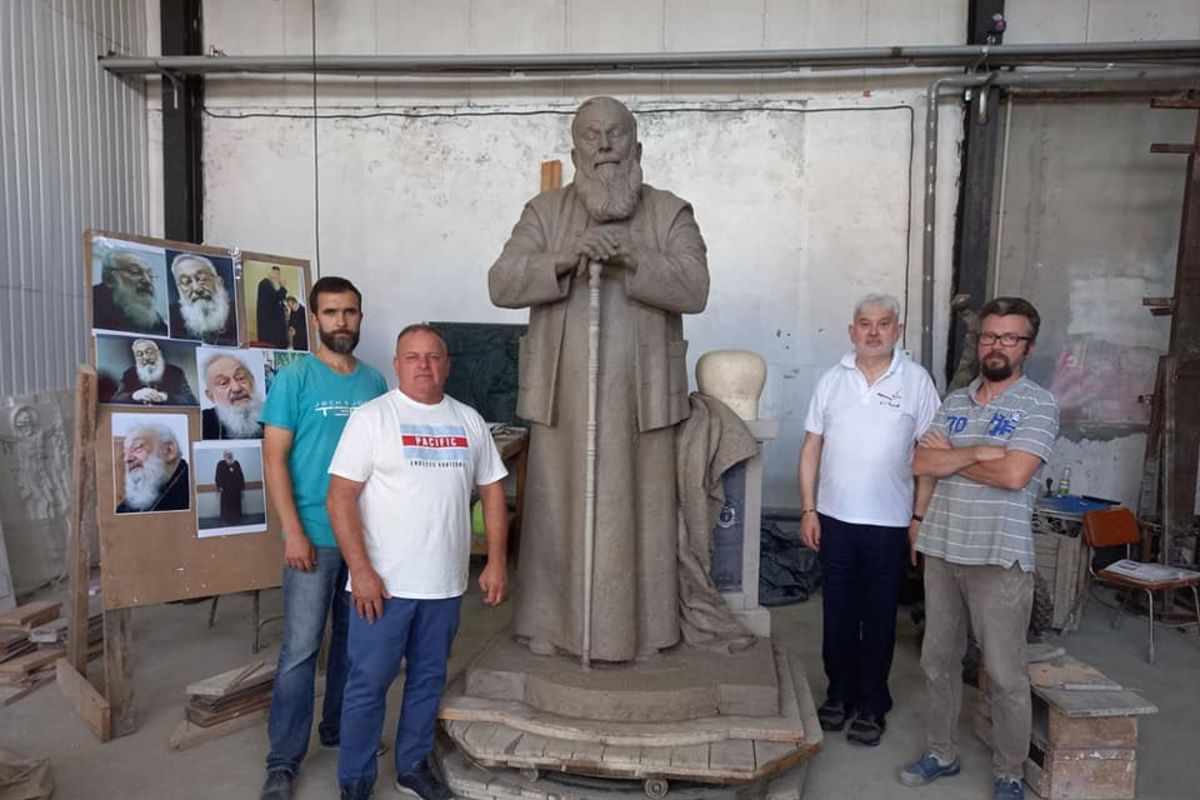 Як і де здійснюється виготовлення пам’ятника Блаженнішому Любомиру Гузару бачив владика Йосиф Мілян