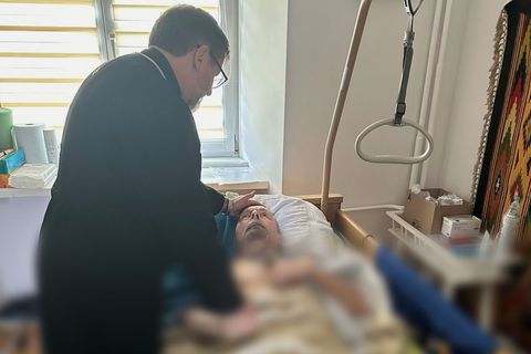 Блаженніший Святослав відвідав важкохворого владику Василя Медвіта