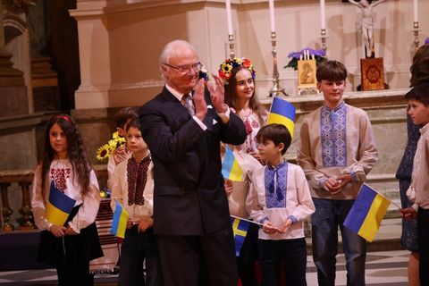 Королівська родина Швеції взяла участь у екуменічній молитві за Україну